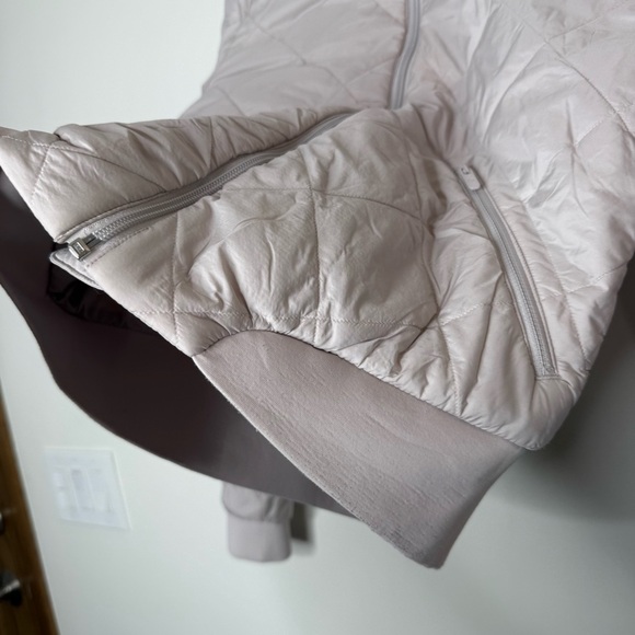 Lululemon Women’s Reversible Bomber Jacket in Pale Blush Pink size 4 - Picture 4 of 16